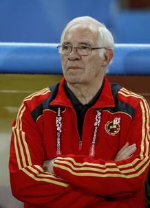 El entrenador de la selección española, Luis Aragonés en el partido de semifinales contra Rusia. El entrenador de la selección española, Luis Aragonés en el partido de semifinales contra Rusia.