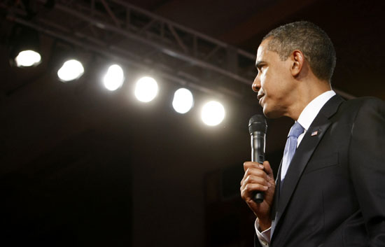 Obama mantiene una tensa entrevista en la cadena Fox