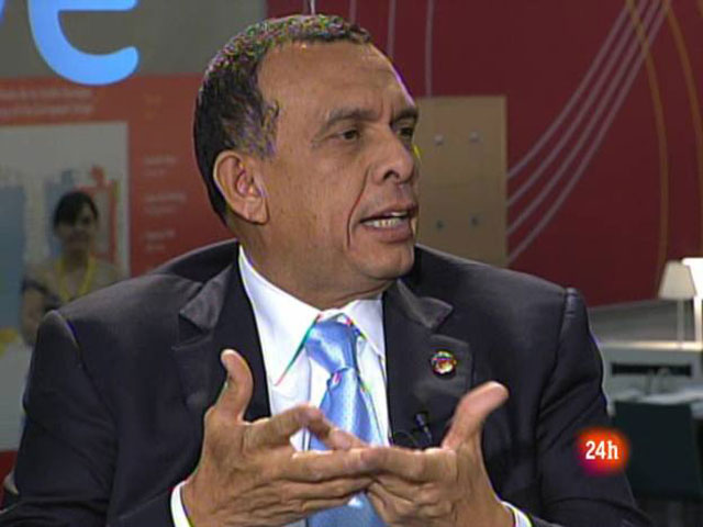 Entrevista a Porfirio Lobo en la clausura de la Cumbre UE-Latinoam&eacute;rica y Caribe