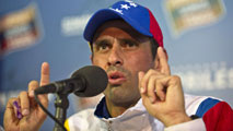 Ir al Video&nbsp;El equipo de Capriles pide al Consejo Electoral el recuento voto a voto