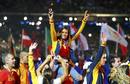 El equipo espa&ntilde;ol con una radiante Marina Alabau