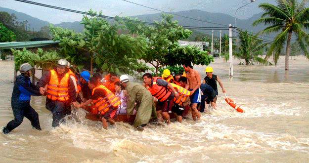 TORMENTA TROPICAL "MIRINAE" DEJA 11 MUERTOS A SU PASO POR VIETNAM TORMENTA TROPICAL "MIRINAE" DEJA 11 MUERTOS A SU PASO POR VIETNAM