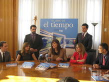 El equipo de El Tiempo de TVE durante la presentaci&oacute;n.