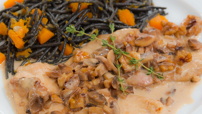 Saber Cocinar - Escalopines a la crema con champi&ntilde;ones 