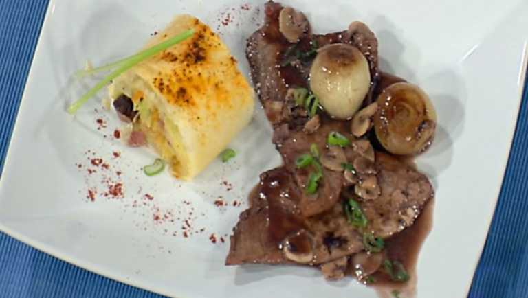 Cocina con Sergio - Escalopines al oporto con rollito de repollo 