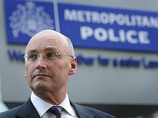 Ver v&iacute;deo  'El esc&aacute;ndalo de las escuchas llega a Scotland Yard y se estrecha el cerco a Murdoch'