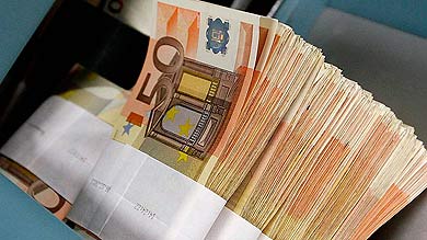 España pagó un 0,5% menos de intereses por su deuda en 2012 España pagó un 0,5% menos de intereses por su deuda en 2012