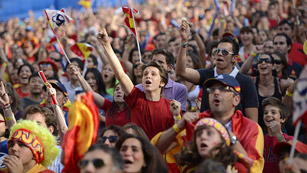 Ver v&iacute;deo  'Espa&ntilde;a se echa a la calle para ver a la Roja'