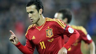 España se pasea ante Bielorrusia con triplete de Pedro