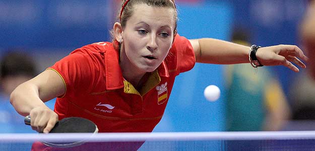 La española Galia Dvorak devuelve la bola a la surcoreana Kyung Ah Kim durante la competición femenina de tenis de mesa. La española Galia Dvorak devuelve la bola a la surcoreana Kyung Ah Kim durante la competición femenina de tenis de mesa.