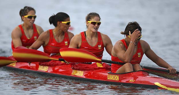 Beatriz Manch&oacute;n, jana Smidanikova, Sonia Molanes y Mar&iacute;a Teresa Portela tras quedar en cuarto lugar en los k-4 500 metros.