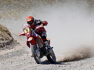 Ver v&iacute;deo  'Espectacular ca&iacute;da en el Dakar'