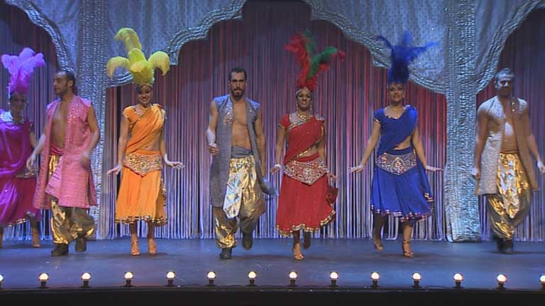 El espect&aacute;culo "sue&ntilde;os de Bollywood" se estrena en Madrid en el centenario de esta industria