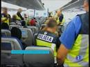 Ir al Video&nbsp;La espera en el avi&oacute;n de los inmigrantes gambianos