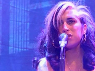 Ver v&iacute;deo  'La esperada gira europea de Amy Winehouse ha arrancado con muy mal pie'