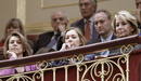 La esposa del l&iacute;der del PP, Elvira Fern&aacute;ndez, flanqueada por Cospedal y Aguirre ha asentido en numerosas ocasiones durante la intervenci&oacute;n de Rajoy.