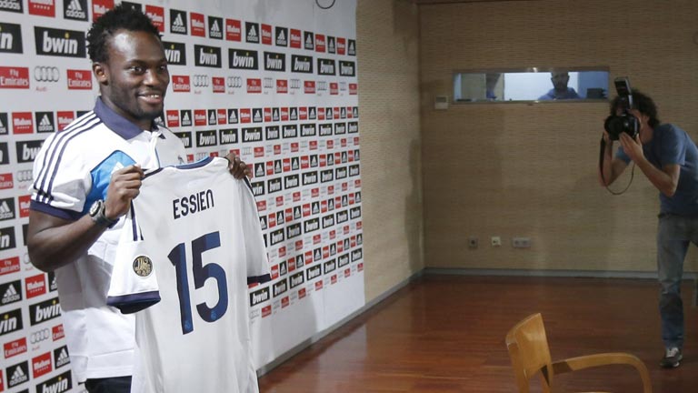 Essien ya est&aacute; con su "pap&aacute;"