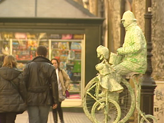 Las estatuas de las Ramblas de Barcelona cambiar�n su ubicaci�n