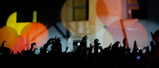 &iexcl;Este viernes nos volvemos a ir de festival! Desde las 22 h desde Sevilla