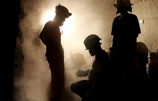Concienciados con Hait&iacute;: Estimaci&oacute;n oficial, 75.000 muertos