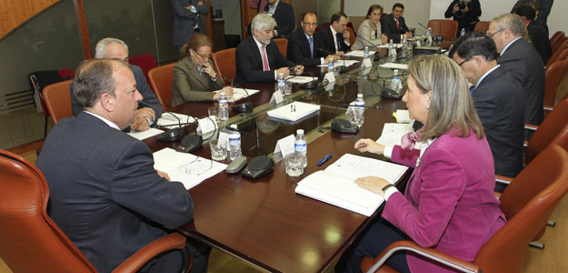 El presidente del Gobierno de Extremadura, Jos&eacute; Antonio Monago, y la consejera de Educaci&oacute;n y Cultura, Trinidad Nogales, presidieron este lunes la reuni&oacute;n del Consejo Rector del Festival de M&eacute;rida.