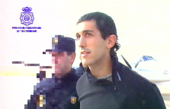 El etarra Zuhaitz Errazti llevaba 30 kilos de polvo de aluminio para la fabricaci�n de explosivos