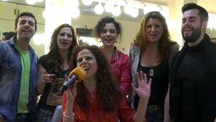 Ver v&iacute;deo  'Eurovisi&oacute;n 2012 - As&iacute; suena el coro de "Qu&eacute;date conmigo"'