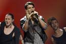 El noruego Tooji cnata su tema Stay.