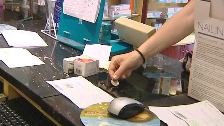 Sanidad denuncia que hay 200.000 trabajadores que adquieren f&aacute;rmacos con tarjeta de pensionista