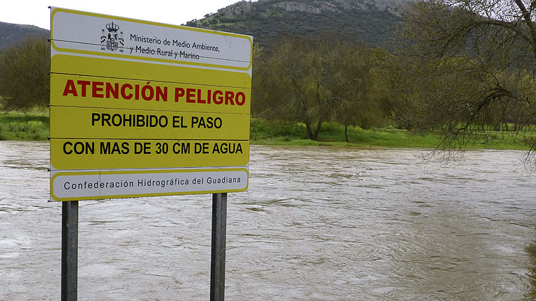 Evacúan a más de 600 personas en un pueblo de Badajoz por riesgo inundaciones