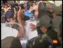 Ir al Video&nbsp;Evo Morales cede a las protestas y anula la subida del precio de los combustibles en Bolivia