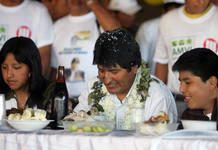 BOLIVIA VOTA EN CALMA PERO SIN RESOLVER LAS DUDAS SOBRE FÓRMULA REVOCATORIA BOLIVIA VOTA EN CALMA PERO SIN RESOLVER LAS DUDAS SOBRE FÓRMULA REVOCATORIA