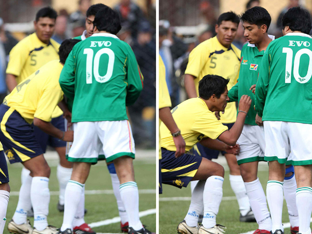 Evo Morales se 'pica' en un partido de f&uacute;tbol
