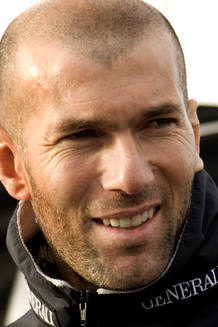 El ex jugador del f&uacute;tbol Zinedine Zidane estuvo en las filas del Real Madrid durante cinco temporadas.