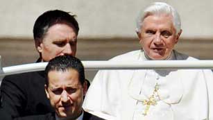 Ver v&iacute;deo  'El ex mayordomo del papa ser&aacute; juzgado por filtrar documentos'