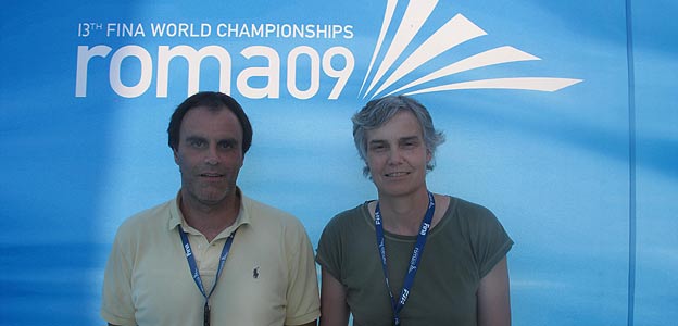 El ex nadador ol&iacute;mpico espa&ntilde;ol, Rafael Escalas, y la tambi&eacute;n ex nadadora Henar Alonso-Pimentel, propietarios de Agonswim, empresa que fabrica ba&ntilde;adores.