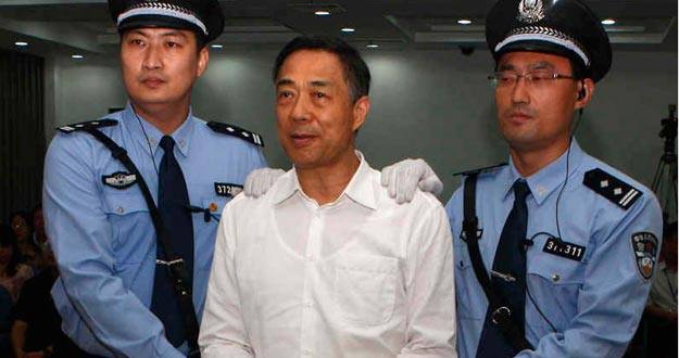 El exdirigente chino Bo Xilai tras conocer su veredicto.
