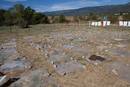 Explanada junto al yacimiento donde secan rocas al sol reci&eacute;n extra&iacute;das