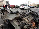 Ir al Video&nbsp;La explosi&oacute;n de dos coches bomba en la capital de Nigeria deja al menos ocho muertos
