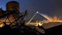 Ir al Video&nbsp;Una explosi&oacute;n en una f&aacute;brica de fertilizantes de Texas deja varios muertos