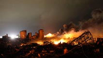 Ir al Video&nbsp;Una explosi&oacute;n en una f&aacute;brica en Texas deja muertos y centenares de heridos