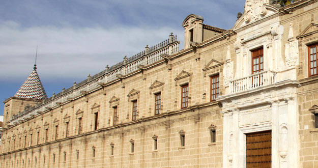 Fachada del Parlamento andaluz, en Sevilla.