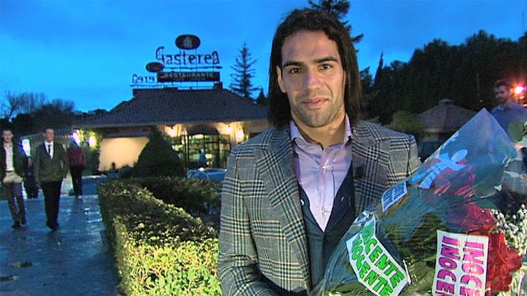 Gala Inocente, Inocente - Falcao, cuidando un deportivo
