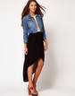 Falda asim&eacute;trica negra de Asos (24,95&euro;)