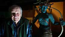 Ir al Video&nbsp;Fallece a los 92 a&ntilde;os Ray Harryhausen, un mago de cine