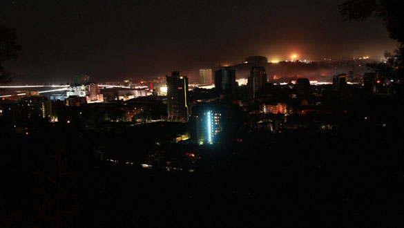 Vista de la ciudad de Concepci&oacute;n durante el apag&oacute;n que ha dejado sin luz la mayor parte de Chile