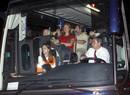 Los familiares de las v&iacute;ctimas llegan en autob&uacute;s a IFEMA