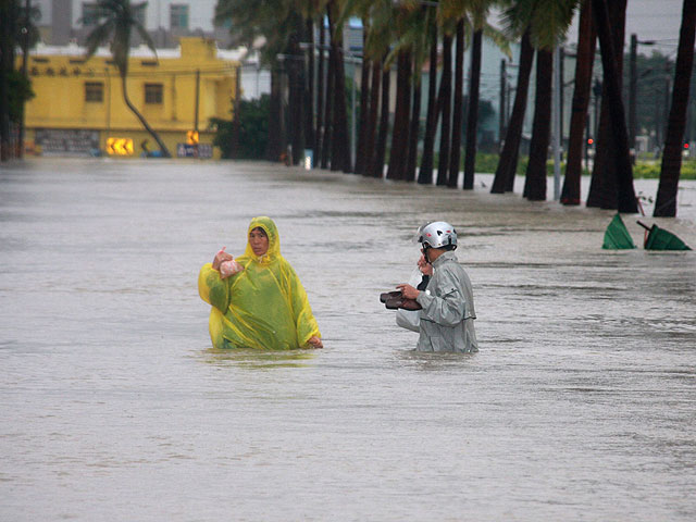 El "Fanapi" deja tres muertos en Taiwan y avanza hacia las costas chinas