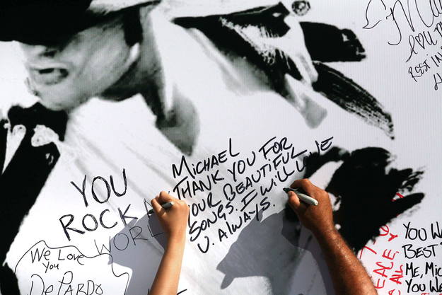 Los fans se despiden de Jacko