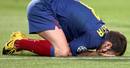 Andr&eacute;s Iniesta se lamenta tras fallar una ocasi&oacute;n de gol.